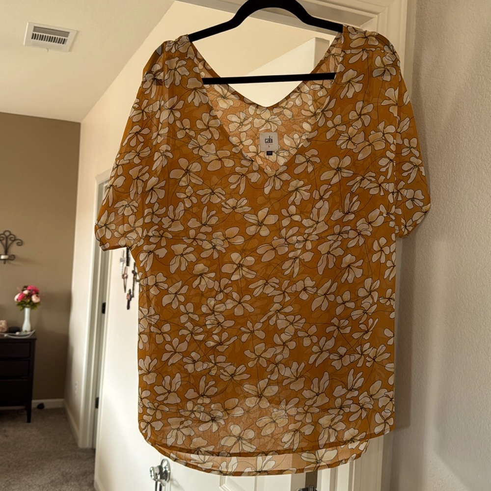 Cabi blouse short sleeve mustard yellow size large